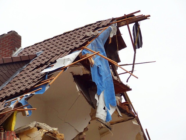 hurricane damage to a roof
